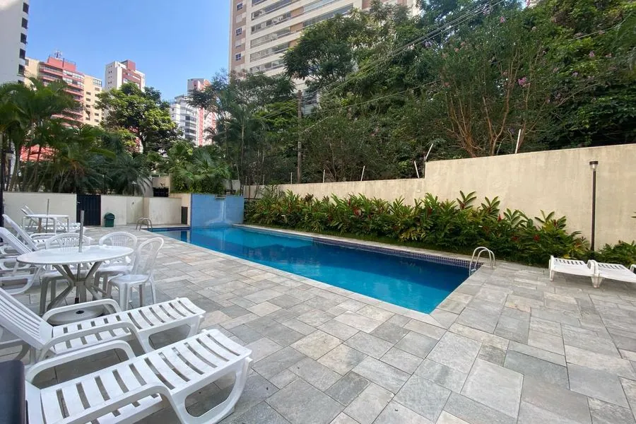 Piscina do condomínio